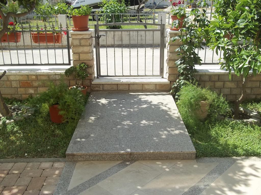 Apartments Ars Vivendi Trogir Exterior photo